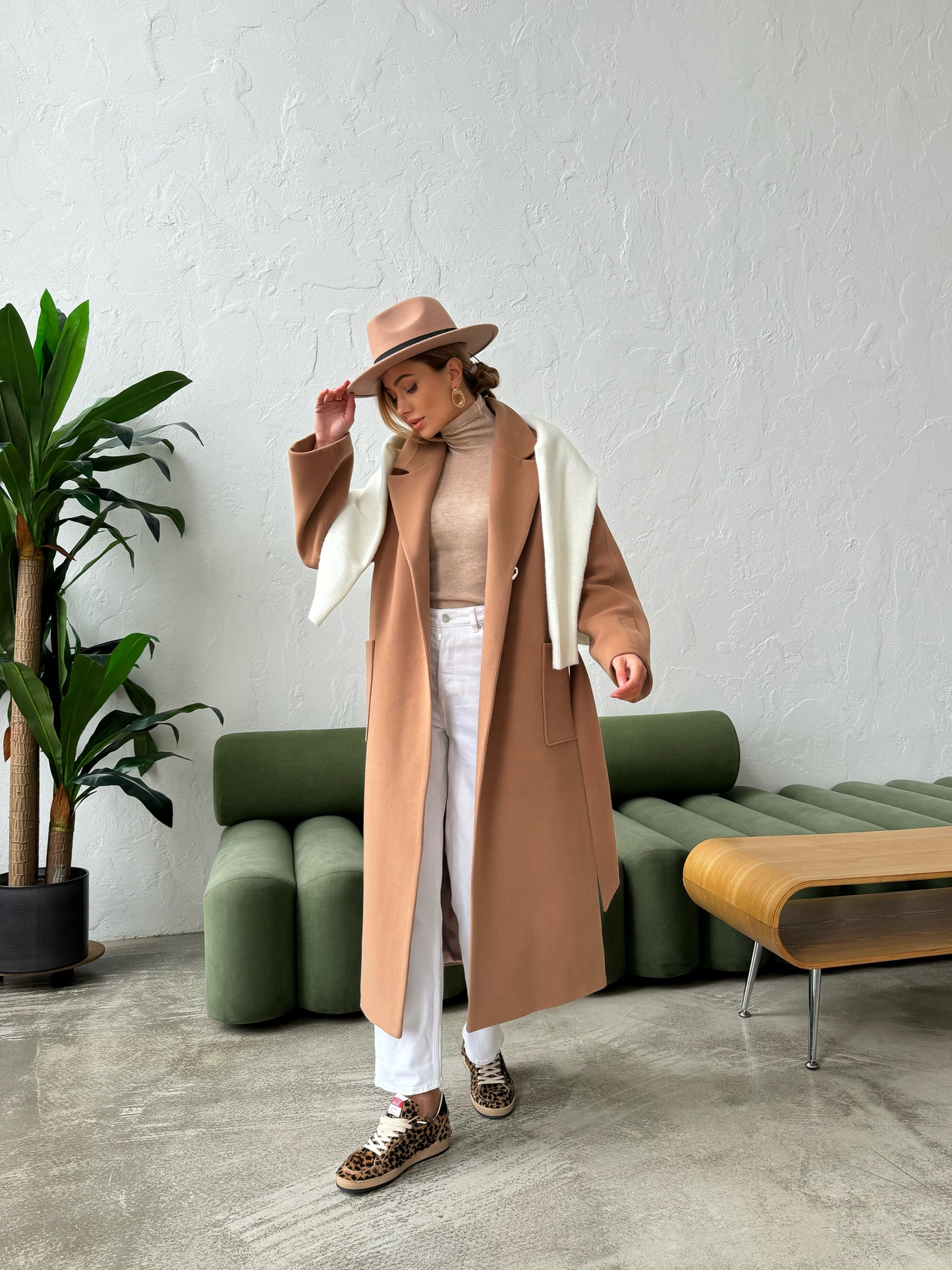 Double-breasted long coat with patch pockets, camel